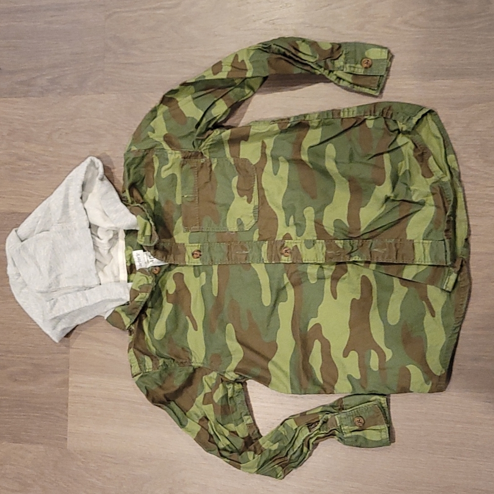 Carter's Camo Shirt Size 4/5